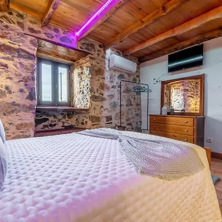 Casa Dos Penedos * Abrunheira