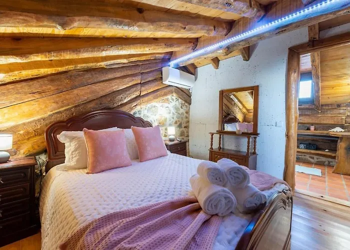 Casa Dos Penedos * Abrunheira