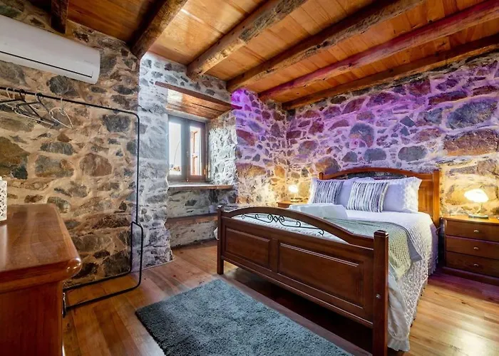 Casa Dos Penedos * Abrunheira