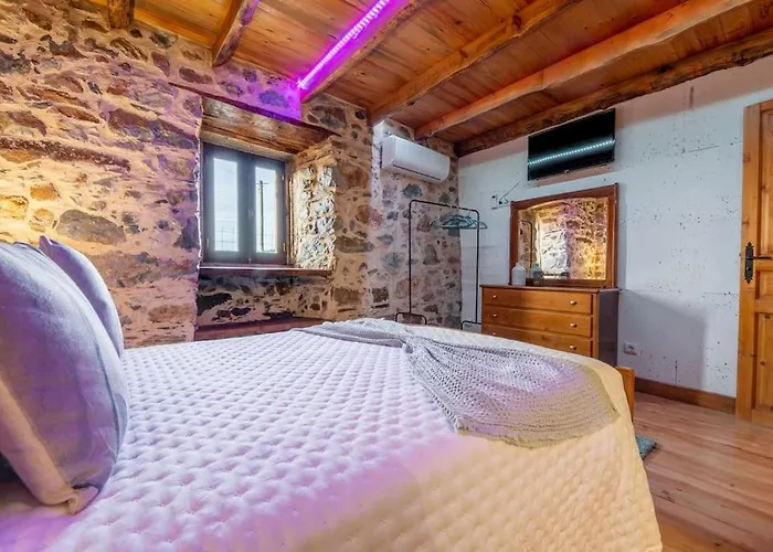 Casa Dos Penedos * Abrunheira